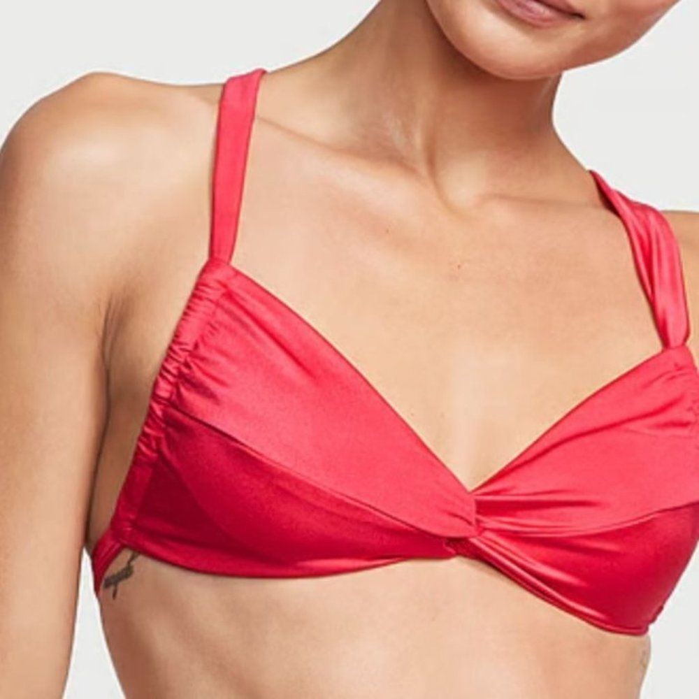 VICTORIA'S SECRET NWT Sz M Wild Strawberry Twist Bralette Bikini Swim Top